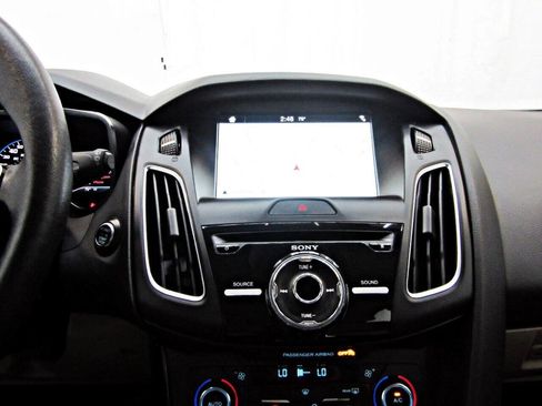 Used 2016 Ford Focus Electric Hatchback FWD image 22