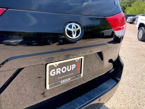 Used 2014 Toyota Sienna XLE FWD image 31