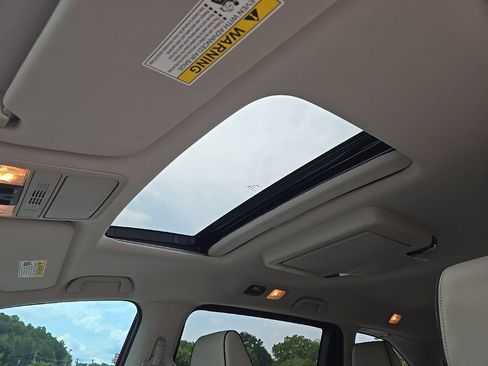 Used 2025 Honda Odyssey Touring image 18