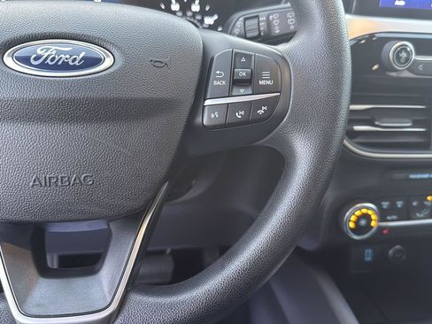 Used 2020 Ford Escape SE image 16