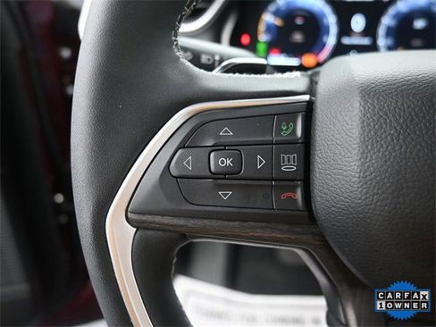 Used 2025 Jeep Grand Cherokee Limited w/ Luxury Tech Group II image 15