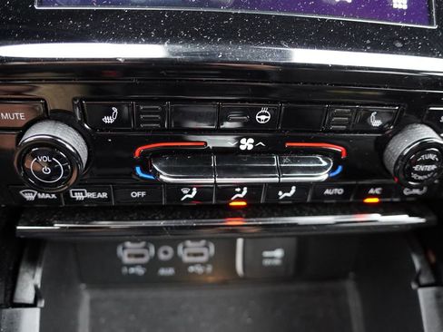 Certified 2023 Jeep Grand Cherokee Altitude AWD/4WD image 6