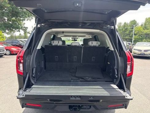 Used 2025 Ford Expedition Active AWD/4WD image 13