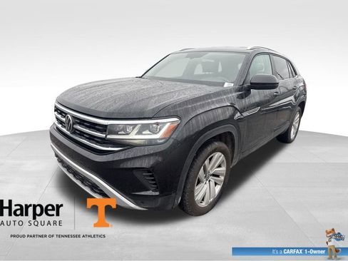 Used 2023 Volkswagen Atlas Cross Sport SE image 1