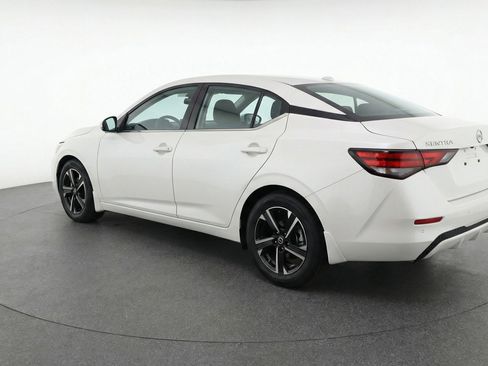 Used 2025 Nissan Sentra SV FWD image 5