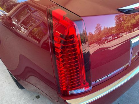 Used 2011 Cadillac CTS Premium RWD image 26