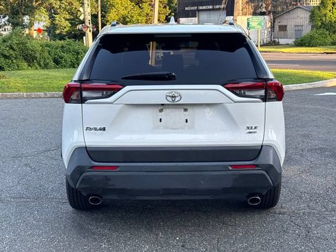 Used 2019 Toyota RAV4 XLE AWD/4WD image 6