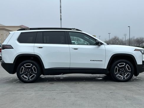New 2026 Jeep Cherokee Limited image 8