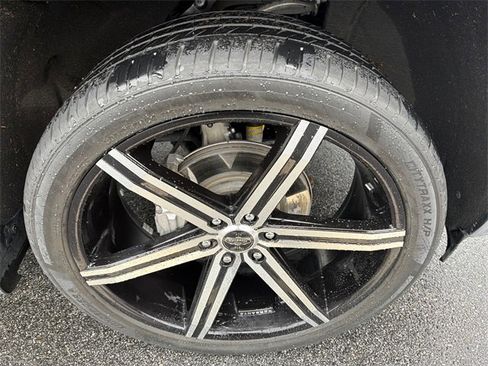 Used 2022 Chevrolet Silverado 1500 LT image 12