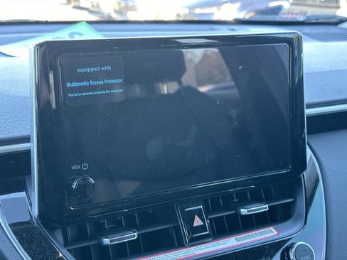 Certified 2024 Toyota Corolla Cross XLE image 30