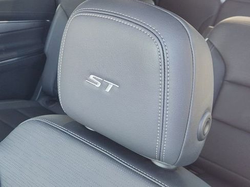 Certified 2025 Buick Enclave Sport Touring image 24