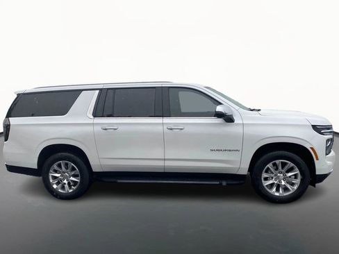 Used 2025 Chevrolet Suburban Premier image 2