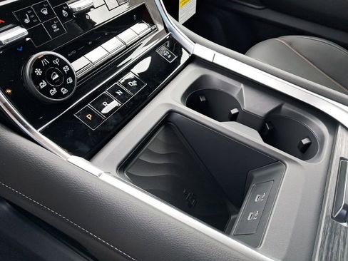 New 2025 Nissan Armada SL image 25