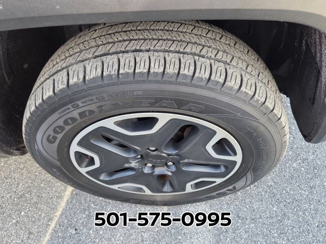 Used 2017 Jeep Renegade Trailhawk AWD/4WD image 8