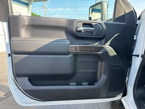 Used 2024 Chevrolet Silverado 2500 LT w/ Convenience Package AWD/4WD image 14