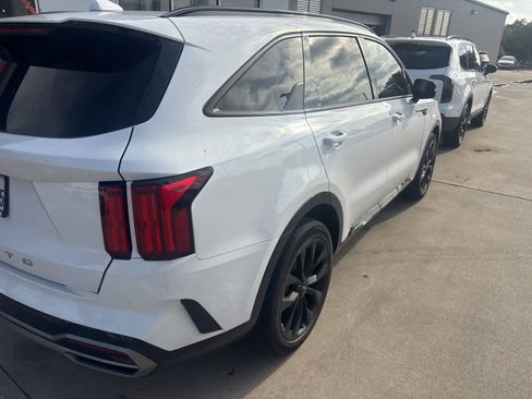 Certified 2022 Kia Sorento SX FWD image 9
