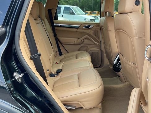 Used 2016 Porsche Cayenne AWD/4WD image 15