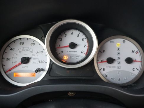 Used 2005 Toyota RAV4 4WD image 32