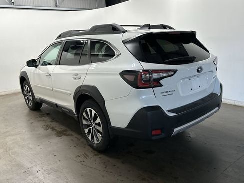 Used 2025 Subaru Outback Limited image 32