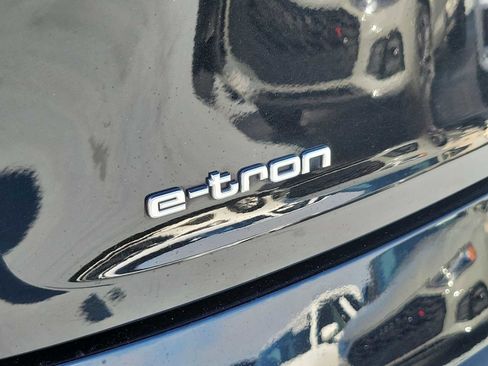 Used 2019 Audi e-tron Premium Plus image 11