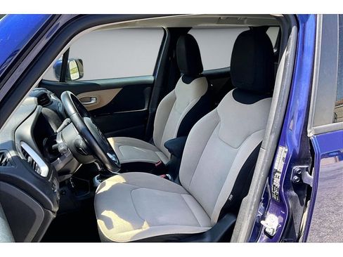 Used 2016 Jeep Renegade Latitude AWD/4WD image 24