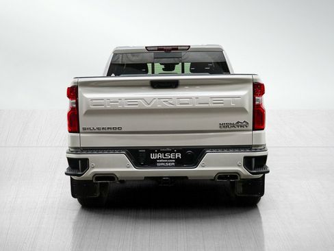 Used 2024 Chevrolet Silverado 1500 High Country w/ Technology Package AWD/4WD image 4