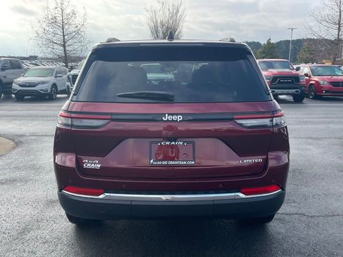 Used 2024 Jeep Grand Cherokee Limited image 6