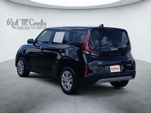 Used 2025 Kia Soul LX FWD image 3