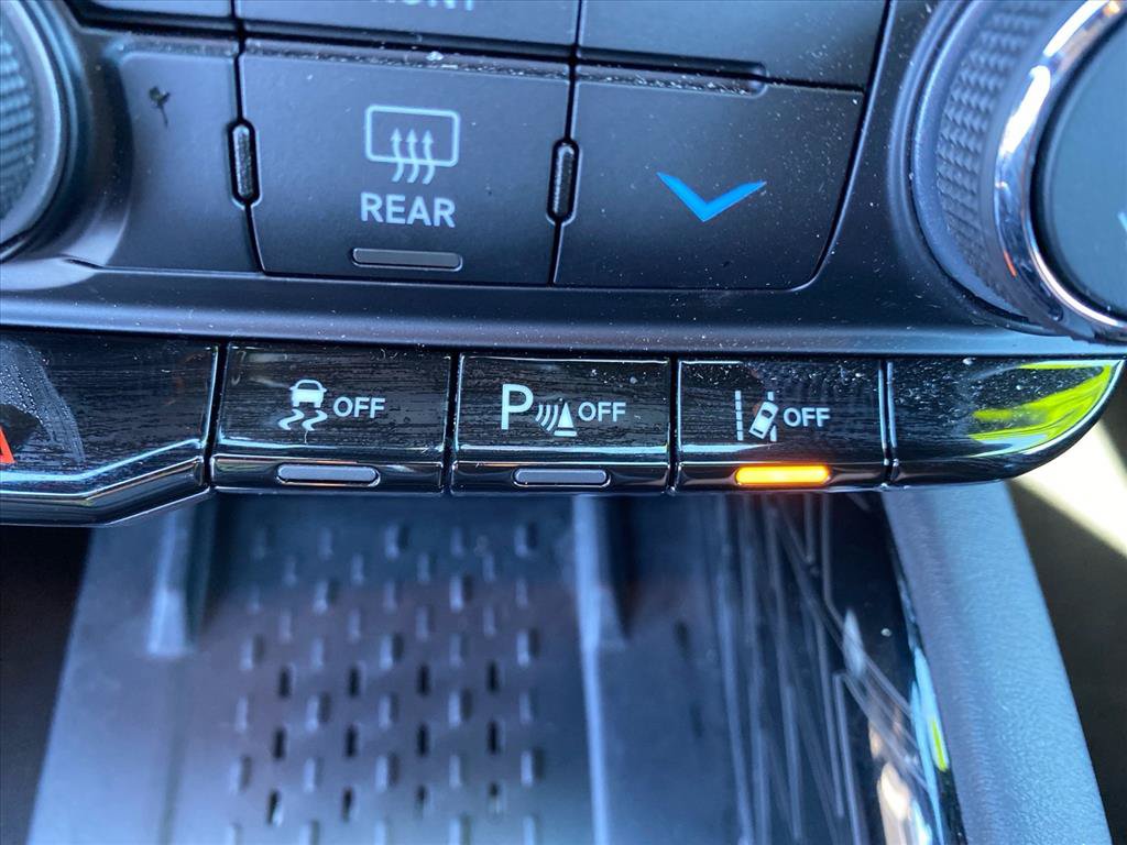 Used 2025 Dodge Durango GT AWD/4WD image 15