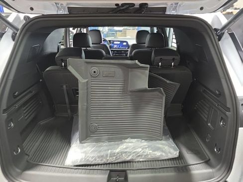 New 2026 Chevrolet Traverse LT w/ Sun and Wheel Package AWD/4WD image 14