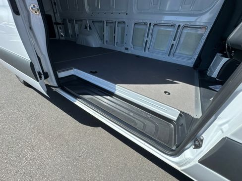 Used 2025 Mercedes-Benz Sprinter 2500 image 8
