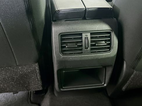 Used 2023 Nissan Rogue S image 27