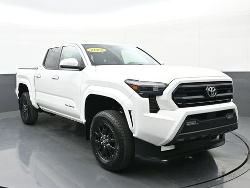 Used 2024 Toyota Tacoma SR5 AWD/4WD image 1