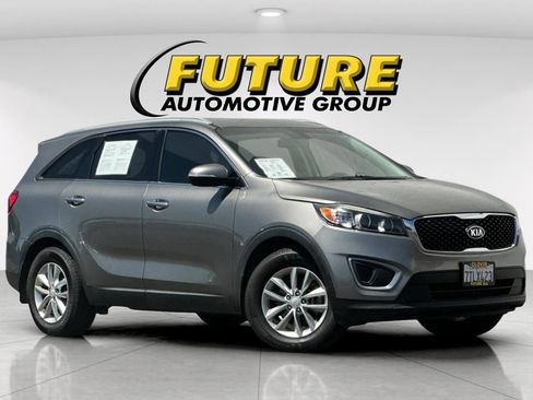 Used 2017 Kia Sorento FWD w/ LX Convenience Package image 1
