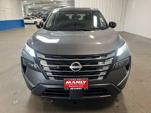 Used 2024 Nissan Rogue S AWD/4WD image 9