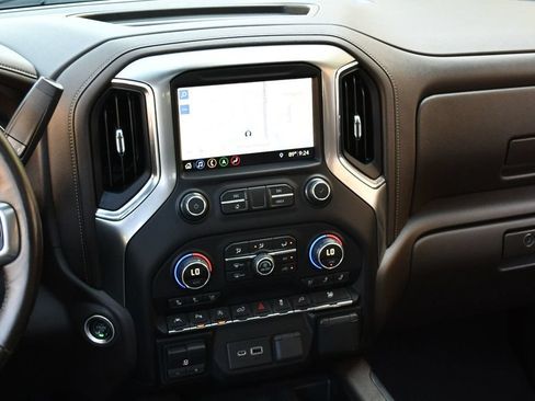 Used 2019 Chevrolet Silverado 1500 LTZ w/ LTZ Premium Package AWD/4WD image 50