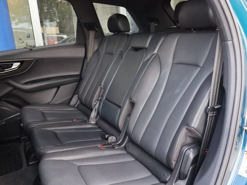 Used 2019 Audi Q7 3.0T Premium Plus w/ Premium Plus Package AWD/4WD image 11