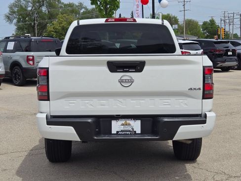 Used 2025 Nissan Frontier SV AWD/4WD image 11