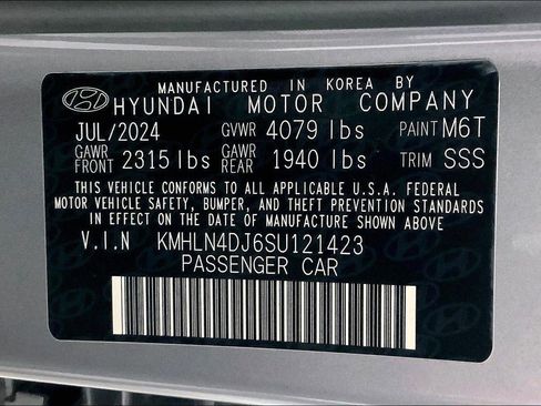 Used 2025 Hyundai Elantra Limited FWD image 32