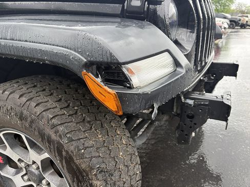 Used 2020 Jeep Gladiator Sport w/ Trailer Tow Package AWD/4WD image 3