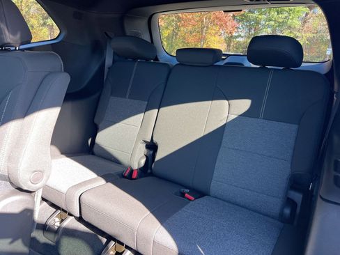 New 2026 GMC Acadia Elevation image 25