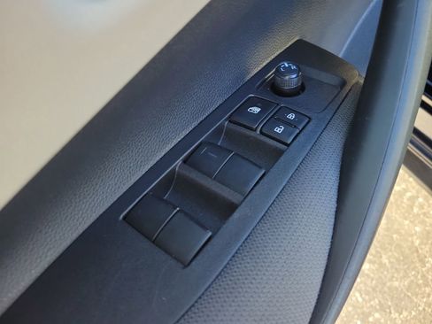 Used 2025 Toyota Corolla LE image 16