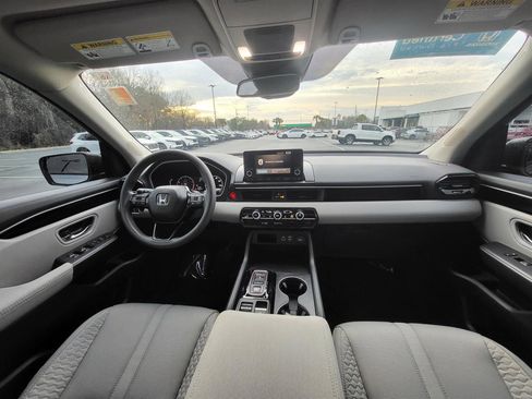 Certified 2023 Honda Pilot LX image 14