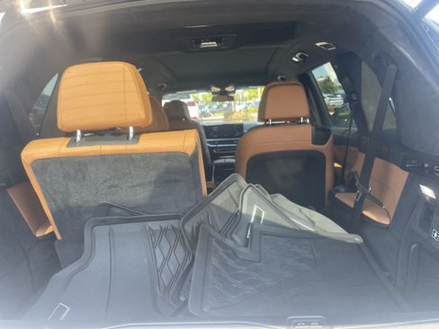 Used 2025 BMW X7 xDrive40i w/ M Sport Package AWD/4WD image 28