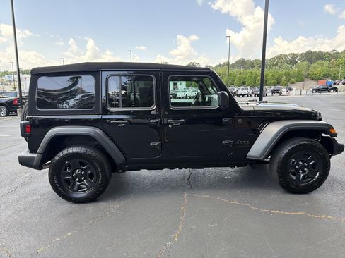 Used 2025 Jeep Wrangler Unlimited Sport AWD/4WD image 9
