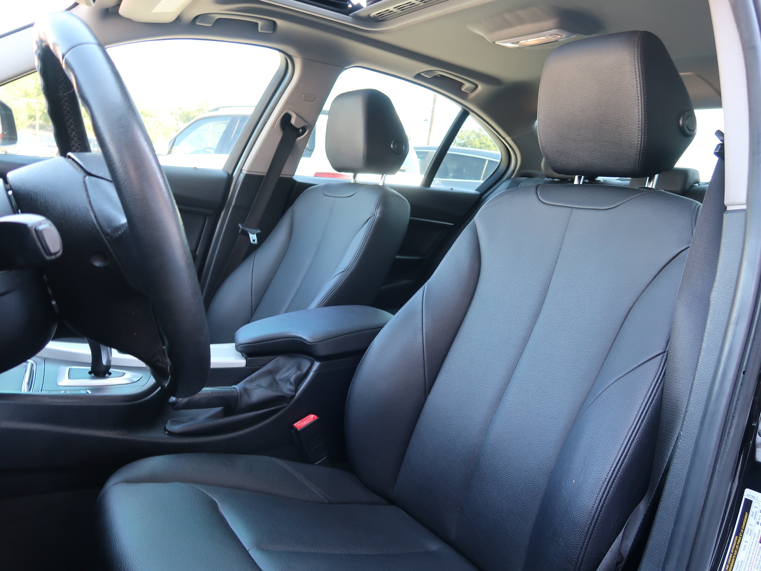 Used 2017 BMW 320i Sedan RWD image 22