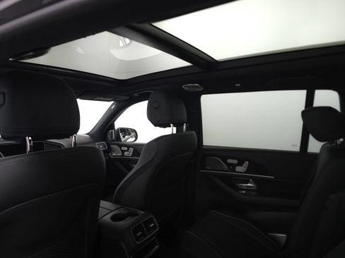 Used 2025 Mercedes-Benz GLS 450 4MATIC image 24