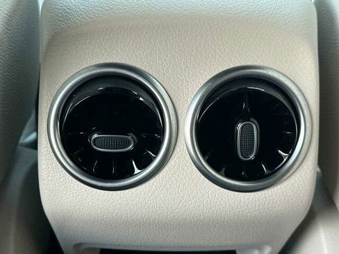 Used 2025 Mercedes-Benz GLA 250 image 16