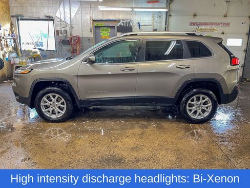 Used 2017 Jeep Cherokee Latitude w/ Safety/Convenience Group image 6