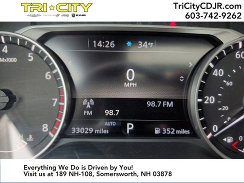 Used 2022 Nissan Pathfinder SV w/ SV Premium Package image 23